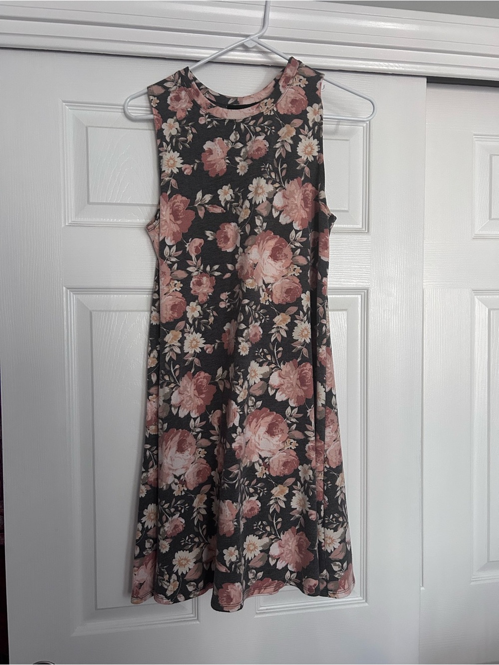 Sleeveless Floral Mini Dress in Dusty Rose and Black